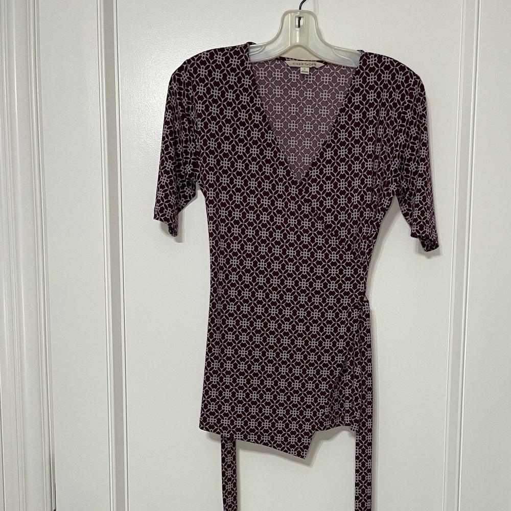 41 Hawthorn wrap-style v-neck with side-tie sz XS